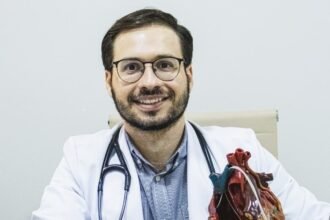 Médico cardiologista, Marcelo Sobreira, alerta para o aumento dos casos de infarto.