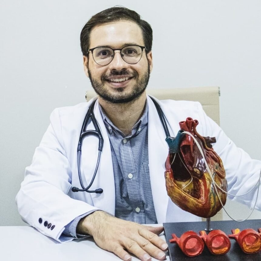 Médico cardiologista, Marcelo Sobreira, alerta para o aumento dos casos de infarto.