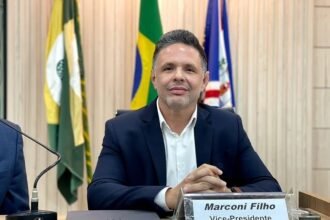 Vereador Marconi filho propõe projeto para garantir férias e 13º aos professores contratados de Iguatu